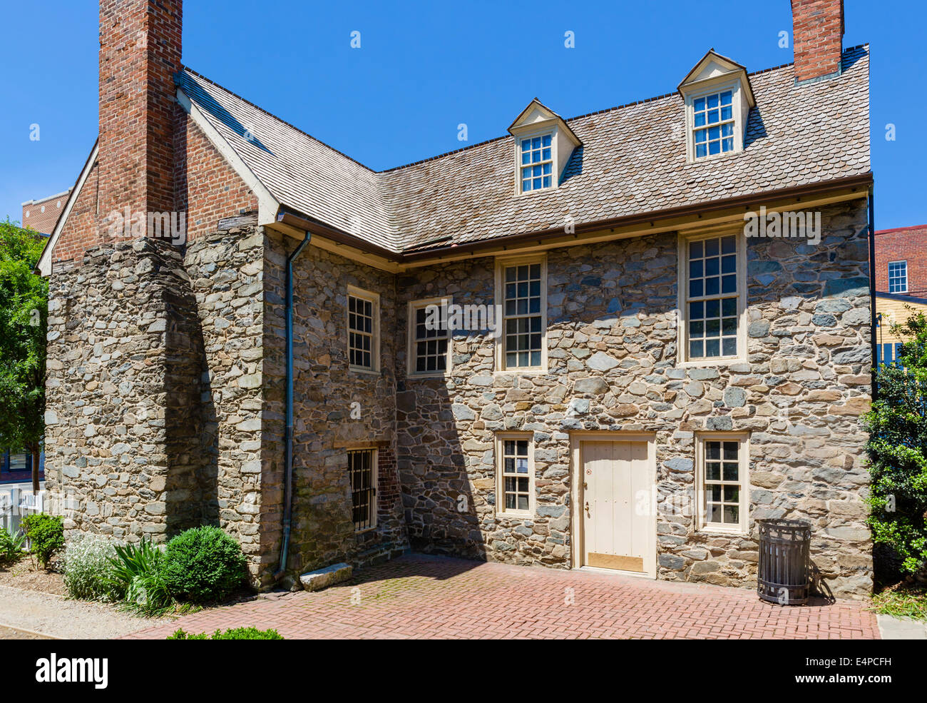 The historic 18thC Old Stone House, M Street NW, Georgetown, Washington DC, USA Stock Photo