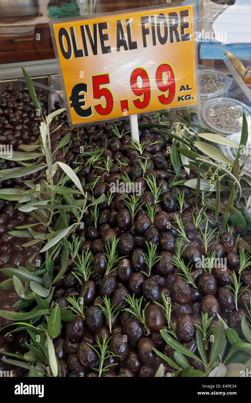 Sicilian olives, olive al fiore, for sale, Palermo, Sicily, Italy Stock Photo