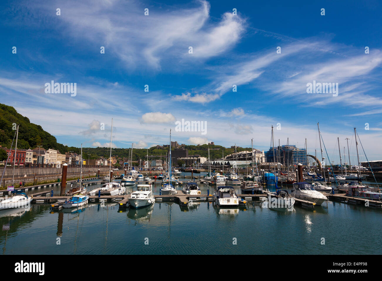 English channel dover boats hi-res stock photography and images - Alamy