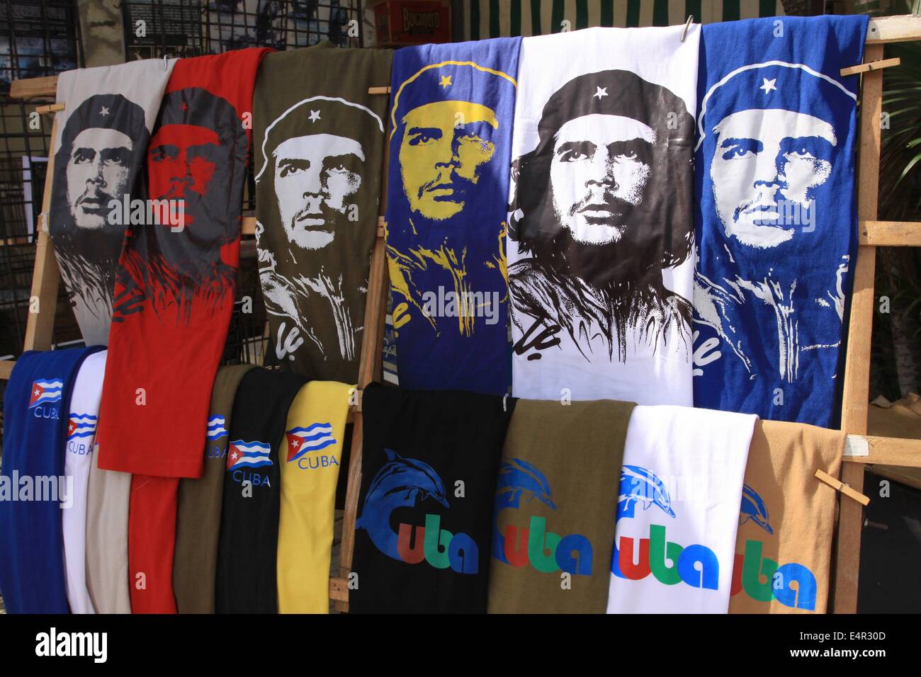 Typical Cuban souvenirs like t-shirts with a portrait of Che Guevara at a market in Guardalavaca, Cuba, 22 April 2014. Photo: Peter Zimmermann -NO WIRE SERVICE- Stock Photo