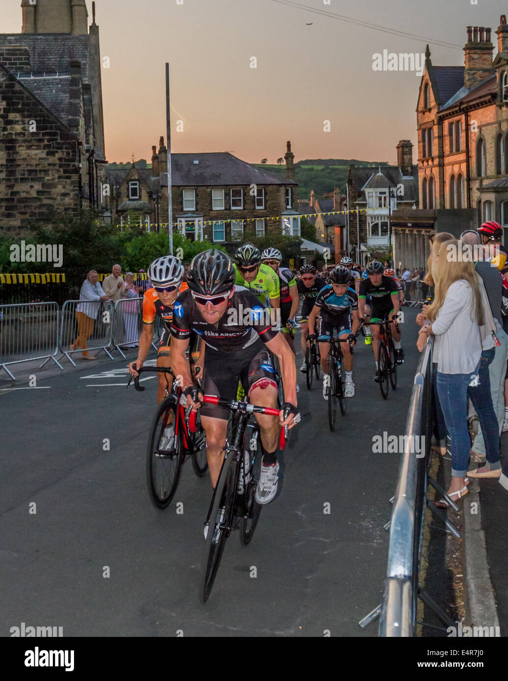 1st July 2014 LIZZIE Deignan (née Armitstead), Olympic silver medallist, racing against the men for a while in Ilkley town centre, UK Stock Photo