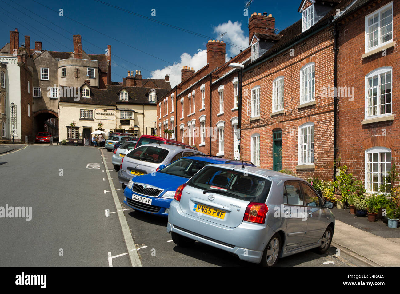 UK, England, Shropshire, Ludlow, Lower Broad Street, cars parked below