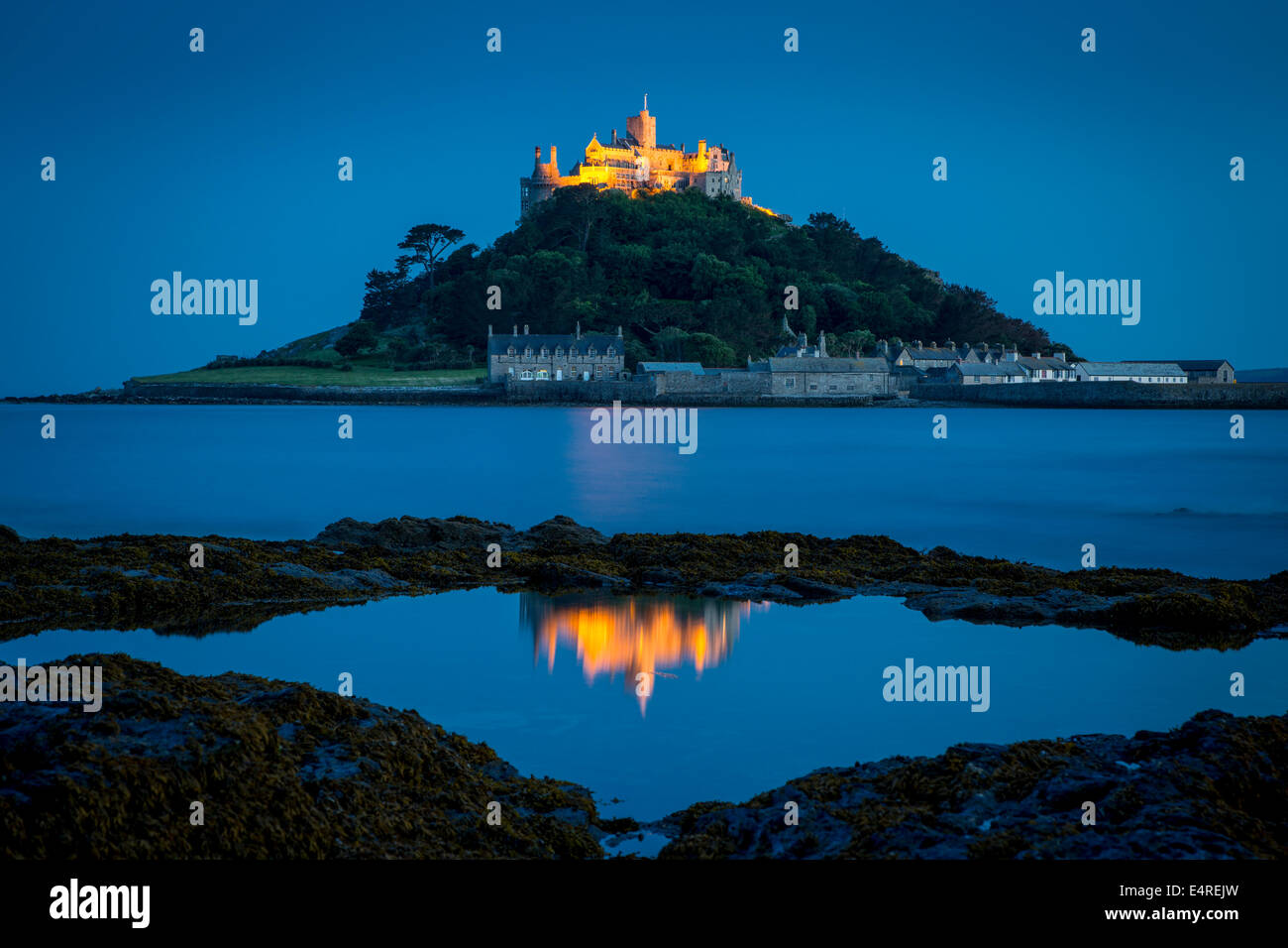 Adesivo magnetico da frigorifero con scritta St Michael's Mount Cornwall Inghilterra (Regno Unito) con cristalli e souvenir turistici