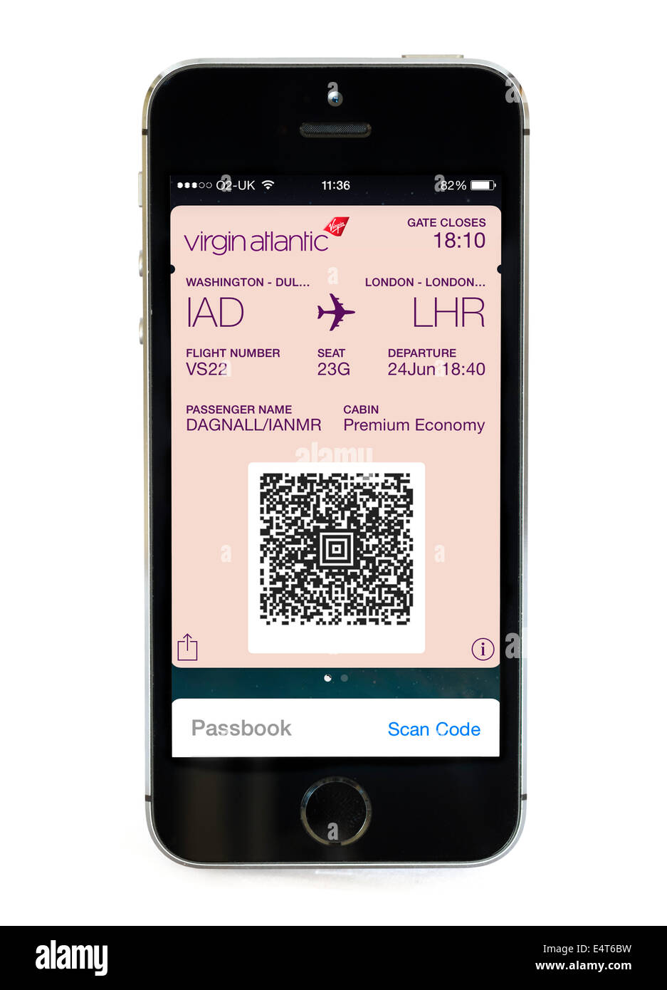 Mobile boarding pass using the Passbook app on an Apple iPhone 5S, UK Stock Photo