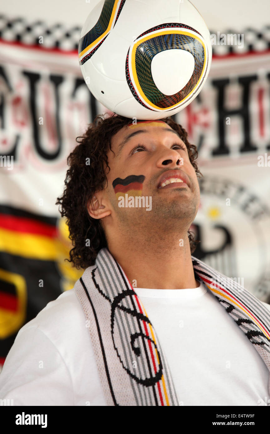 Premier league ball grass hires stock photography and images Alamy