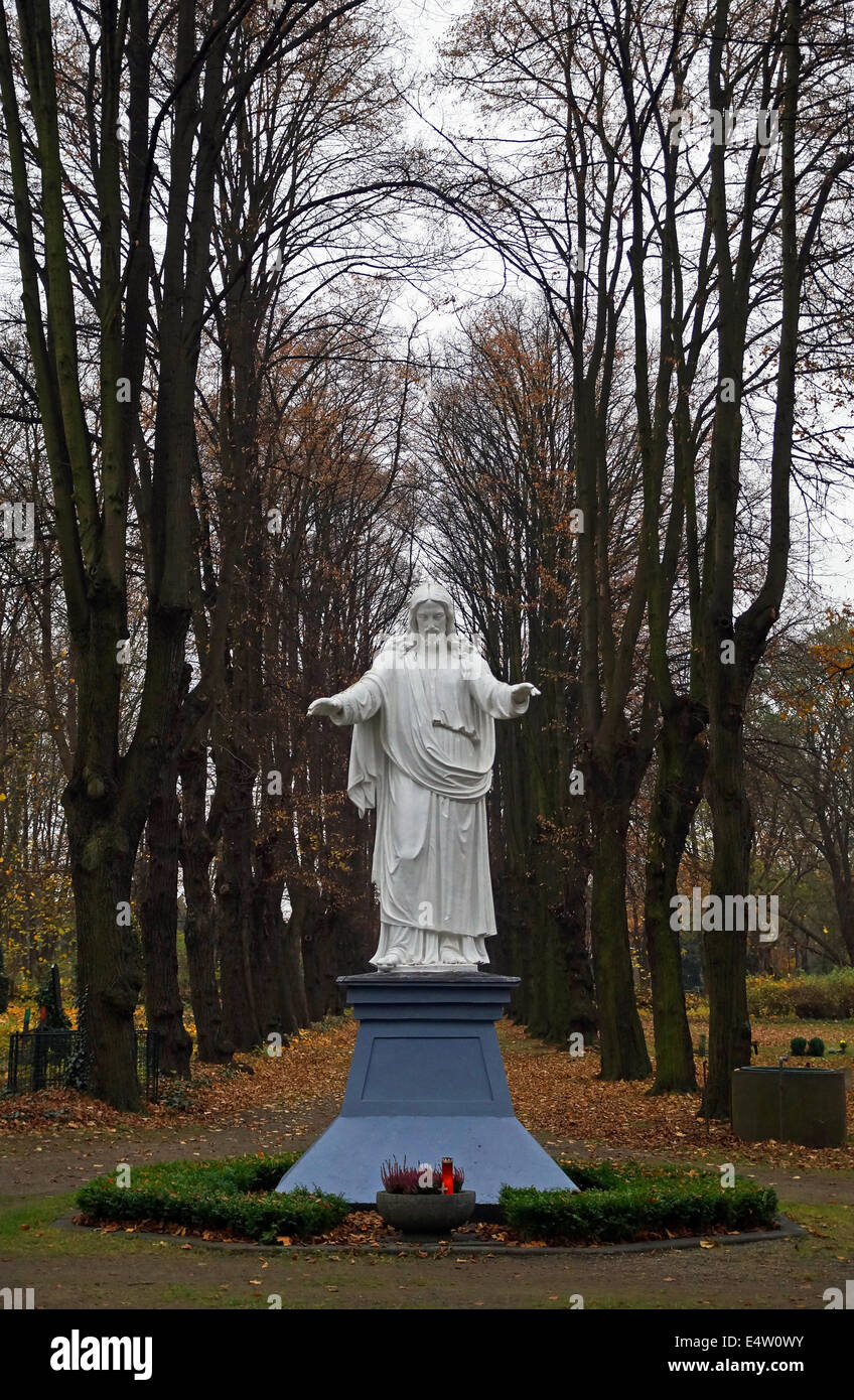 Jesus christus statuen kirche hi-res stock photography and images - Alamy