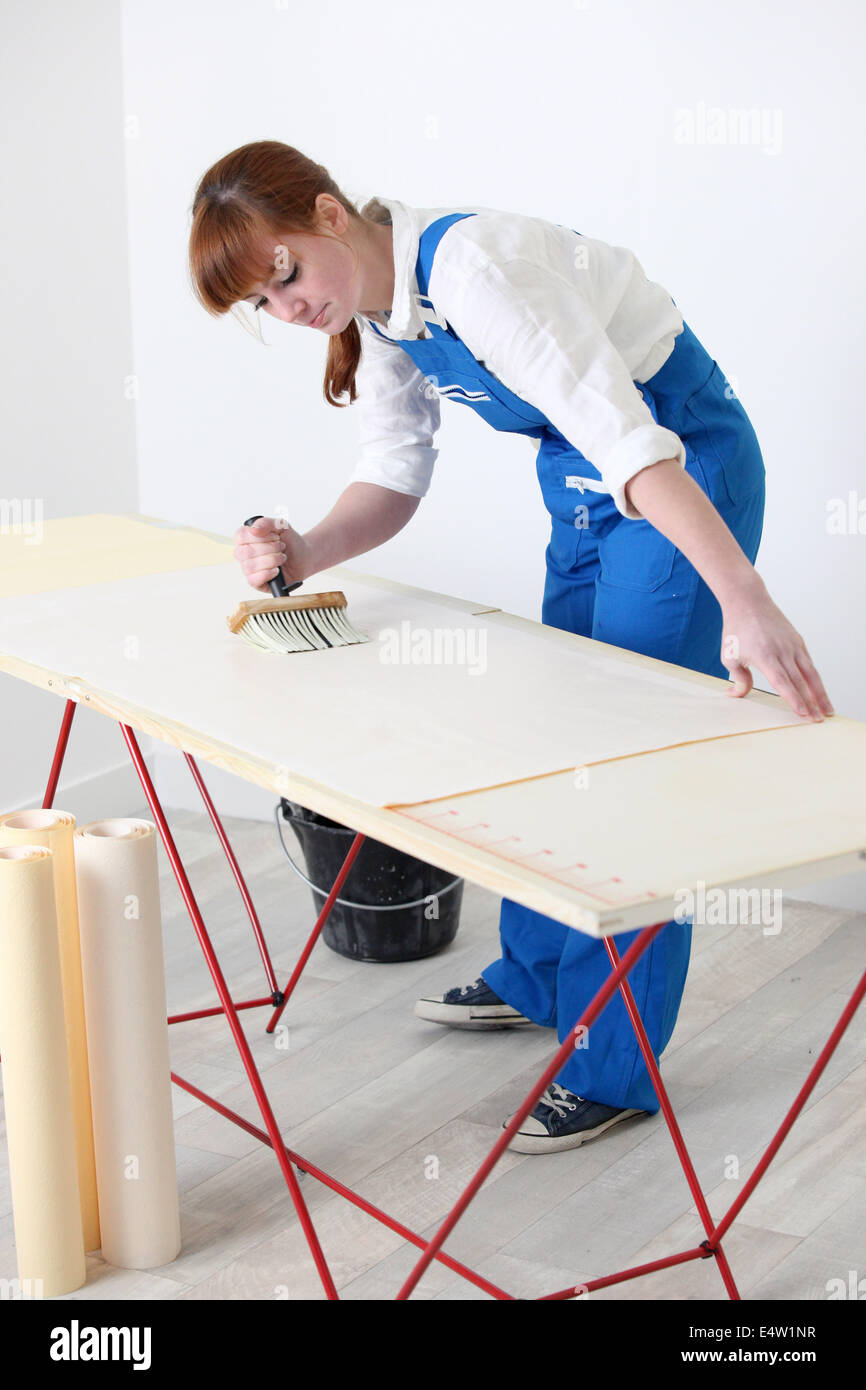 Pasting wallpaper hires stock photography and images Alamy