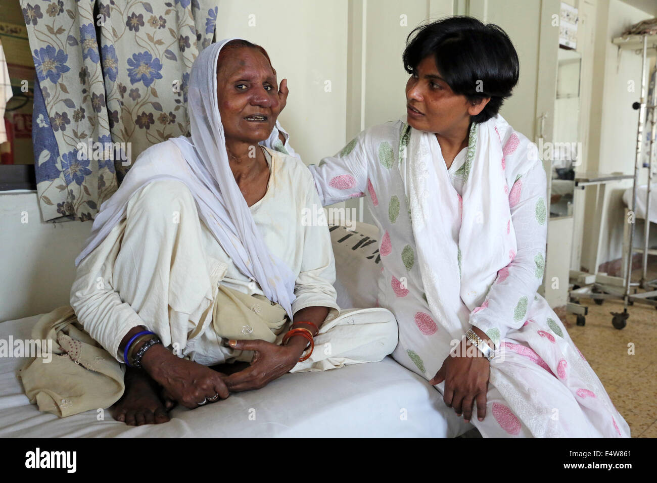 Leprosy patient and nurse in the Marie Adelaide Leprosy Centre, Karachi, Pakistan Stock Photo