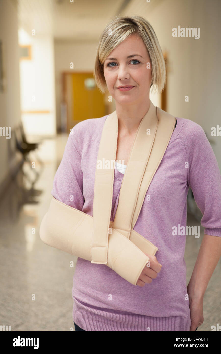 Arm Sling Hispanic High Resolution Stock Photography And Images Alamy