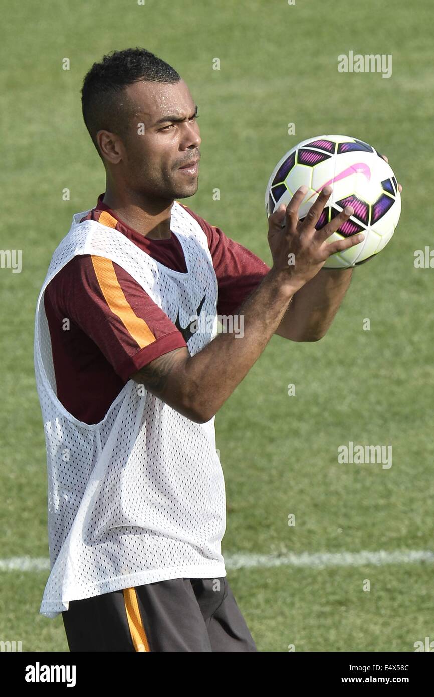 Rome, Italy. 16th July, 2014. AS Roma start training for new Seria A season and introduce new players. Ashley Cole AS Roma. Credit:  Action Plus Sports/Alamy Live News Stock Photo