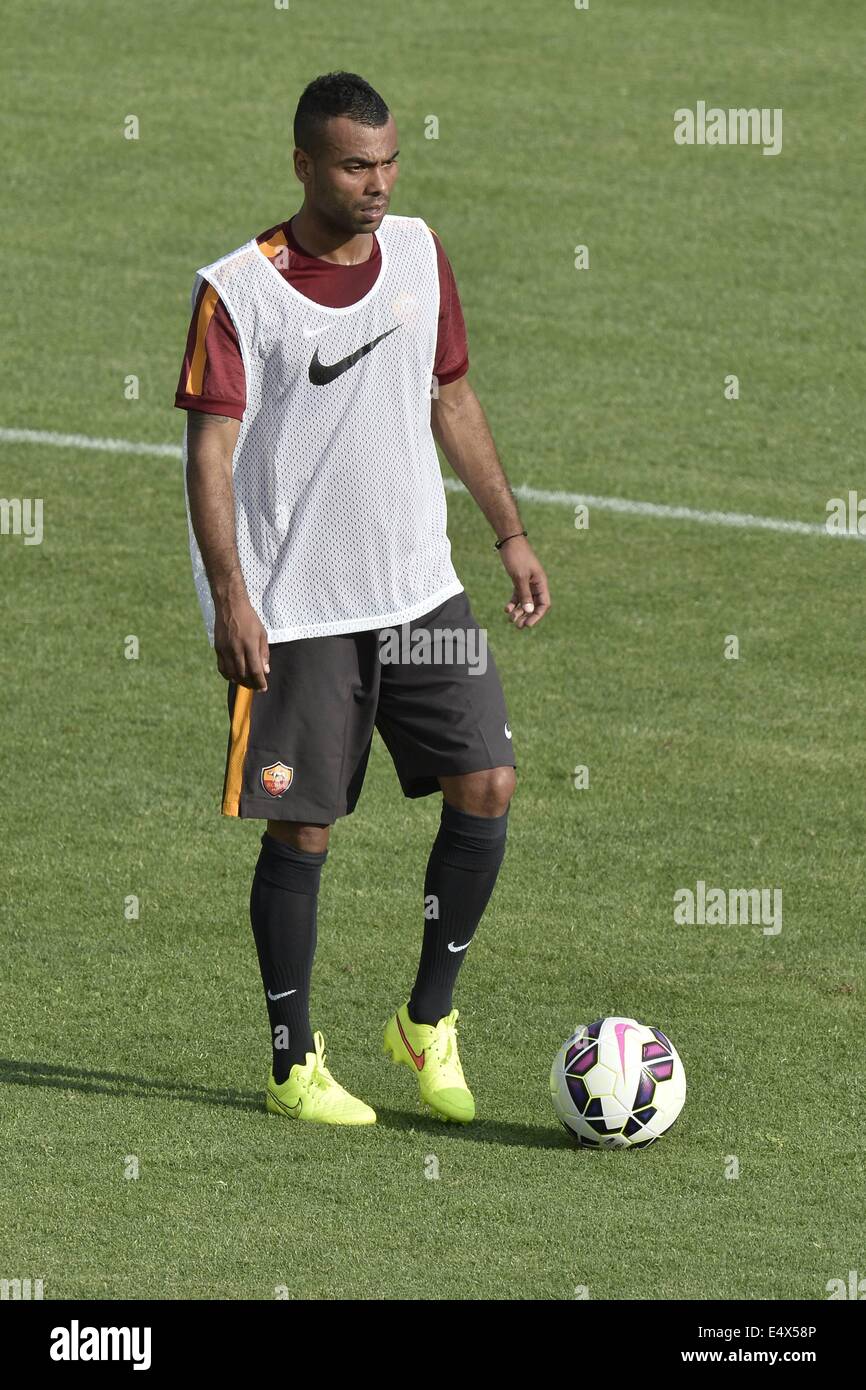 Rome, Italy. 16th July, 2014. AS Roma start training for new Seria A season and introduce new players. Ashley Cole AS Roma. Credit:  Action Plus Sports/Alamy Live News Stock Photo