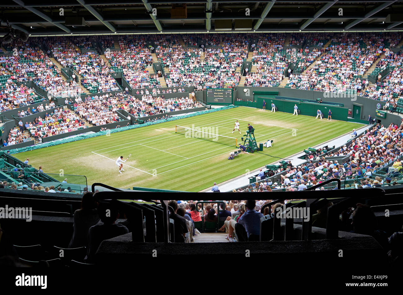 Court No 1, Wimbledon Tennis Championship 2014, mens quarter finals, Milos Raonic v Nick Kyrgios Stock Photo