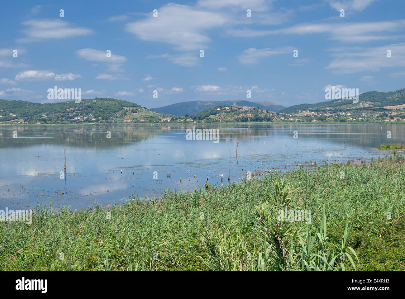 Lake perugia umbria italy hi-res stock photography and images - Alamy