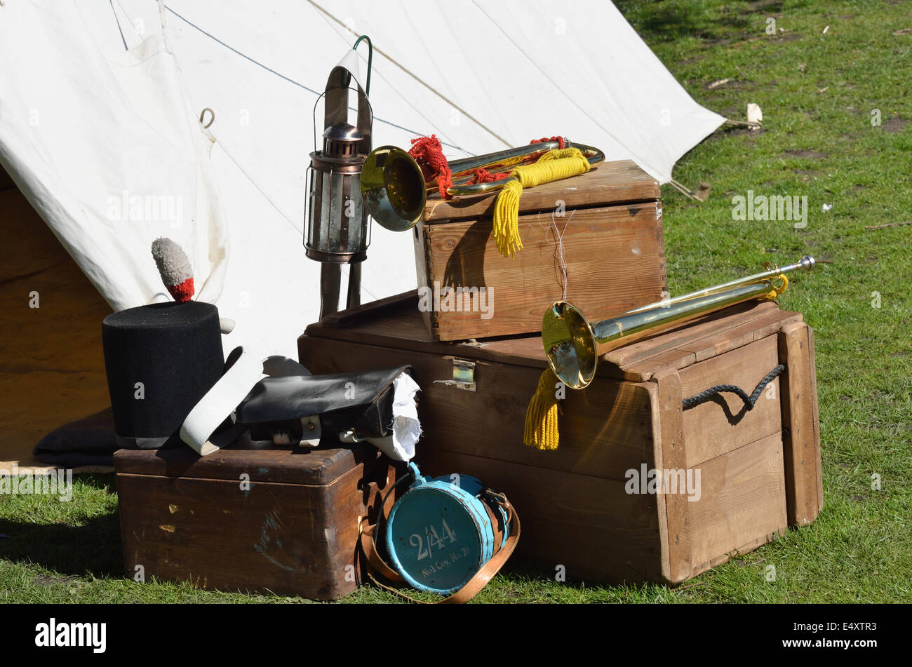 vintage army equipment Stock Photo Alamy