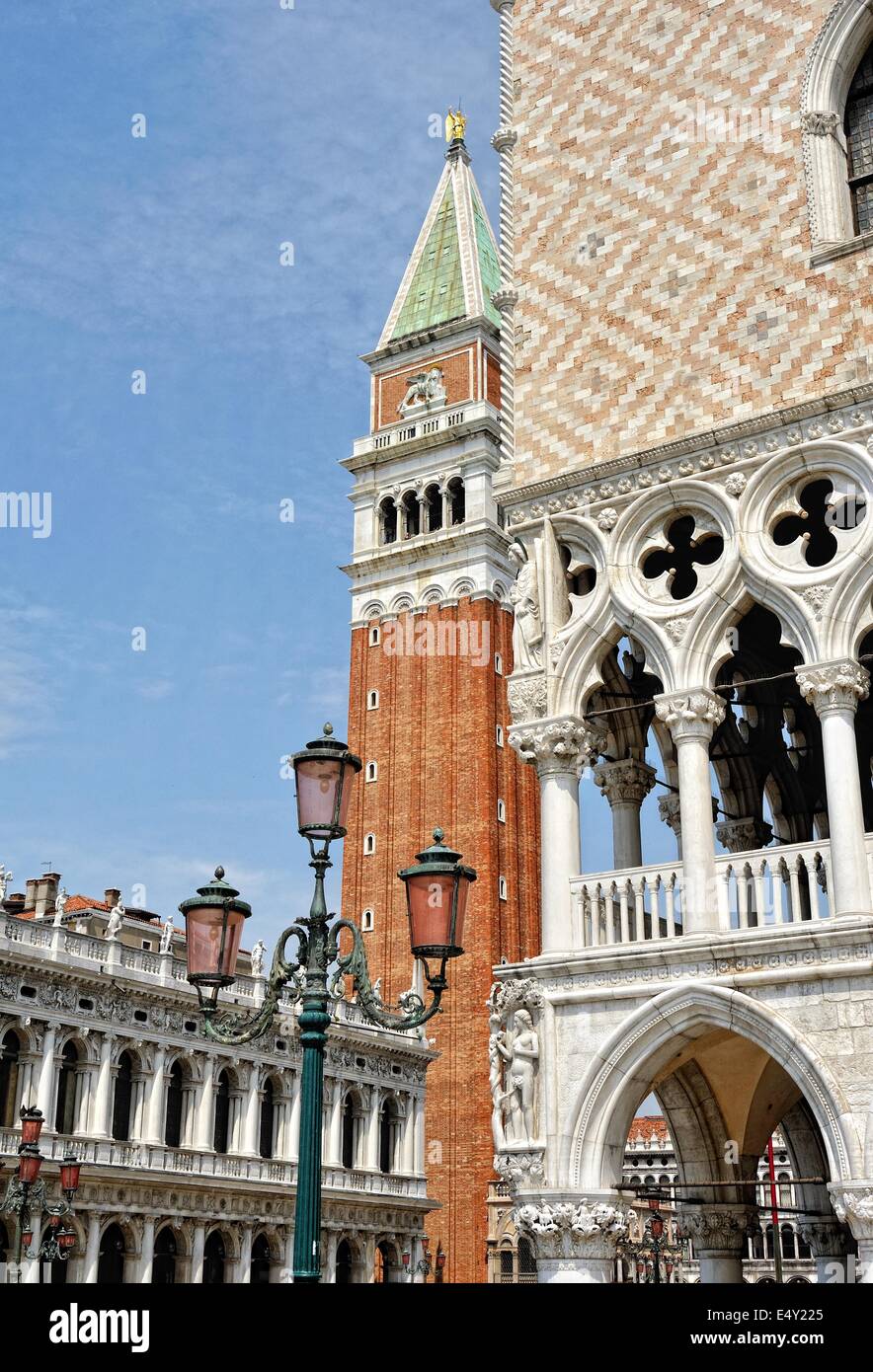 Yard of the Doge's Palace Stock Photo - Alamy