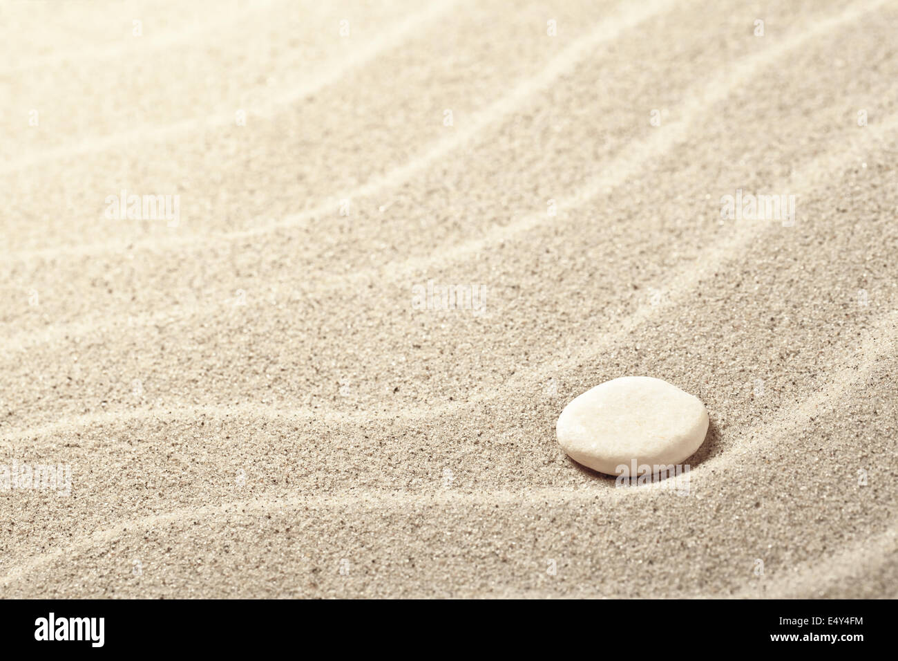 Sand grain background white hi-res stock photography and images - Alamy