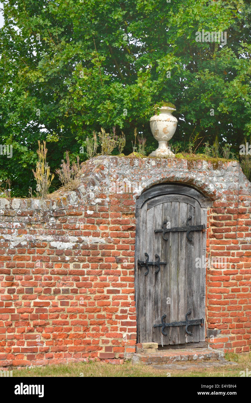 Red brick garden archway hires stock photography and images Alamy