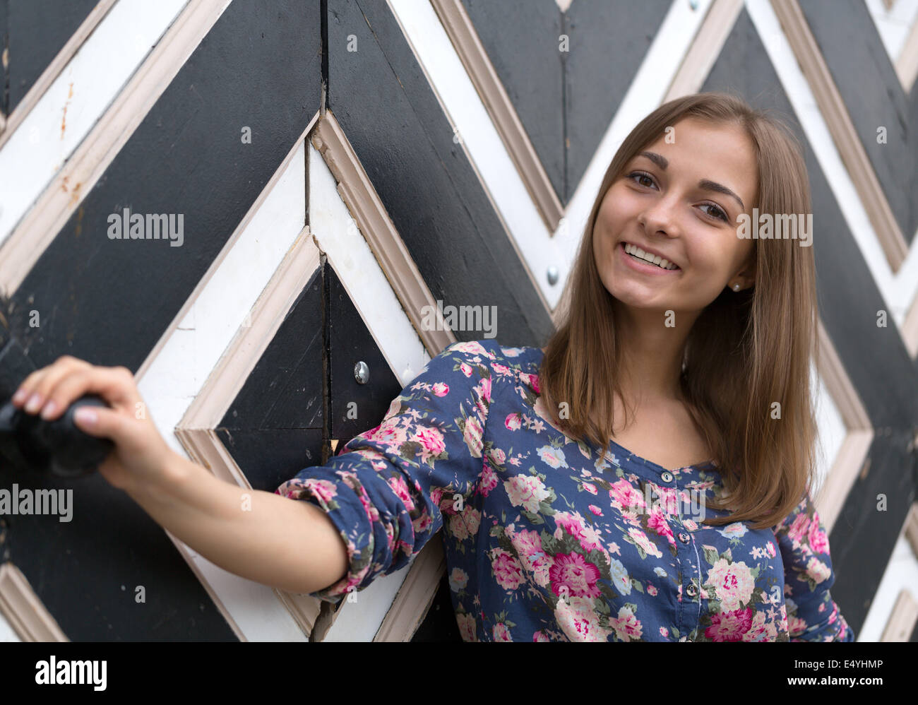 Portrait of a happy young girl Stock Photo - Alamy