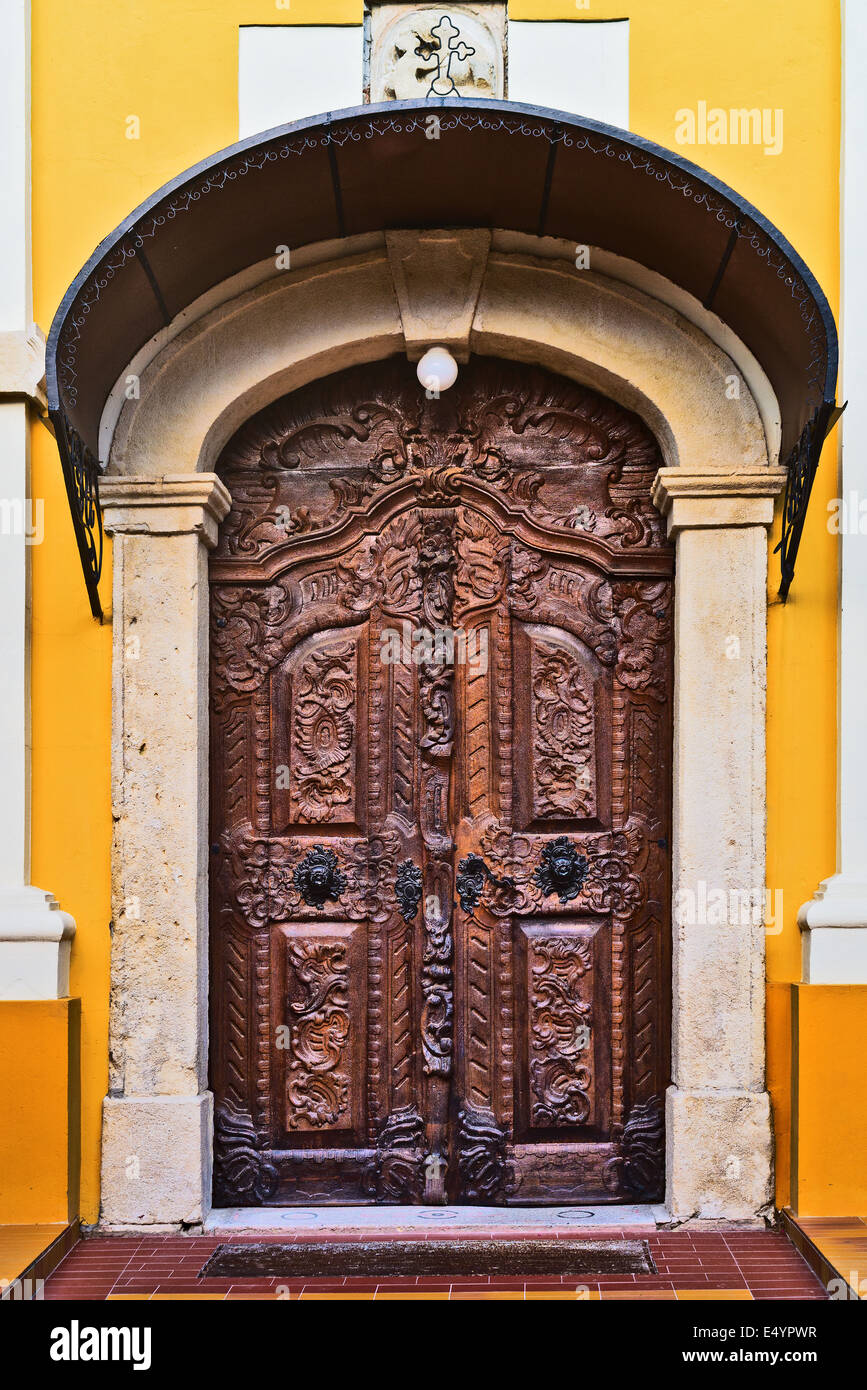 Old church door wood hi-res stock photography and images - Alamy