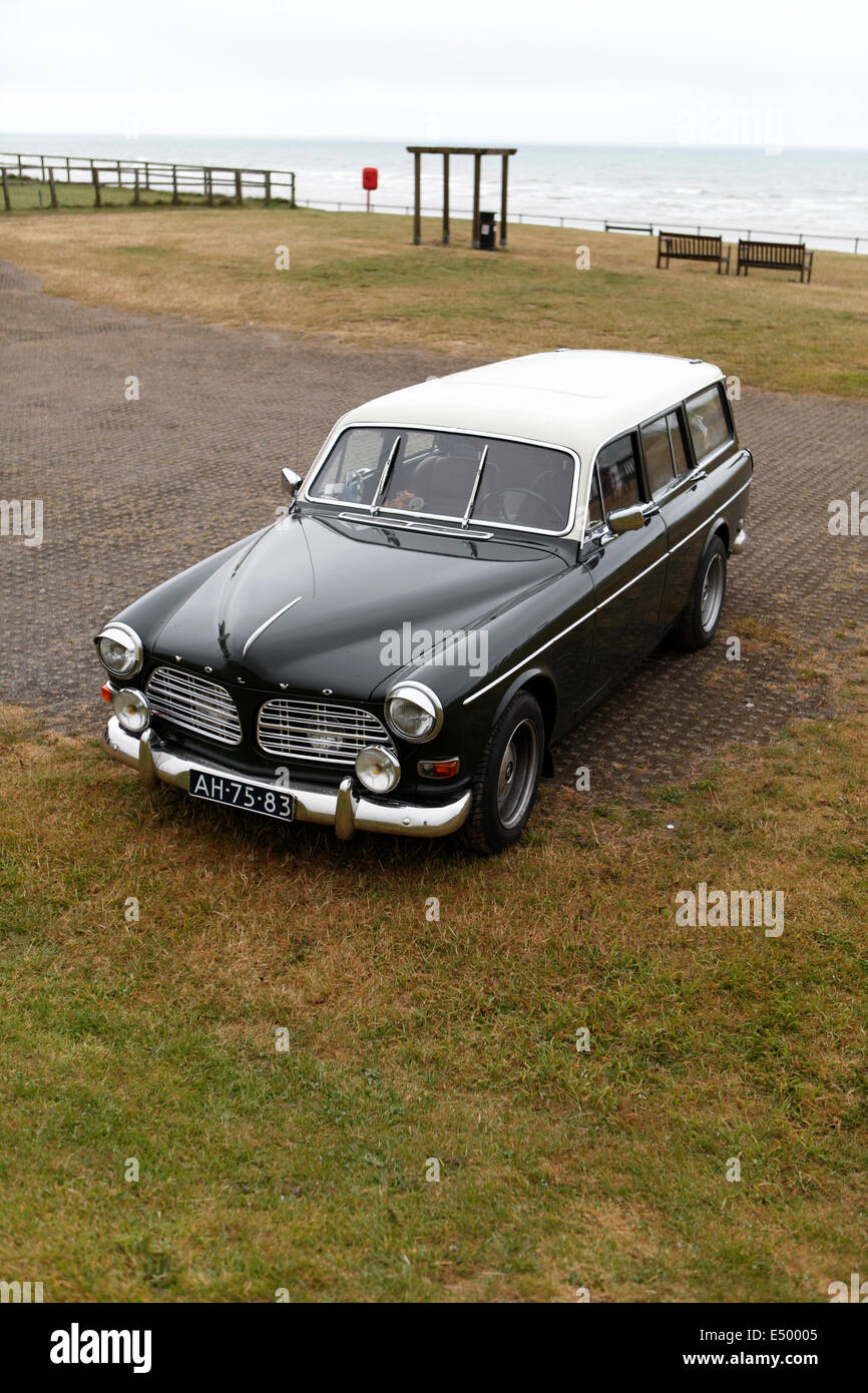 Volvo car estate old hi-res stock photography and images - Alamy