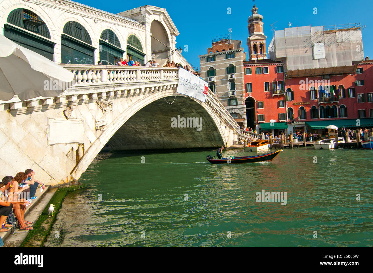 Rialto bridge view hi-res stock photography and images - Alamy