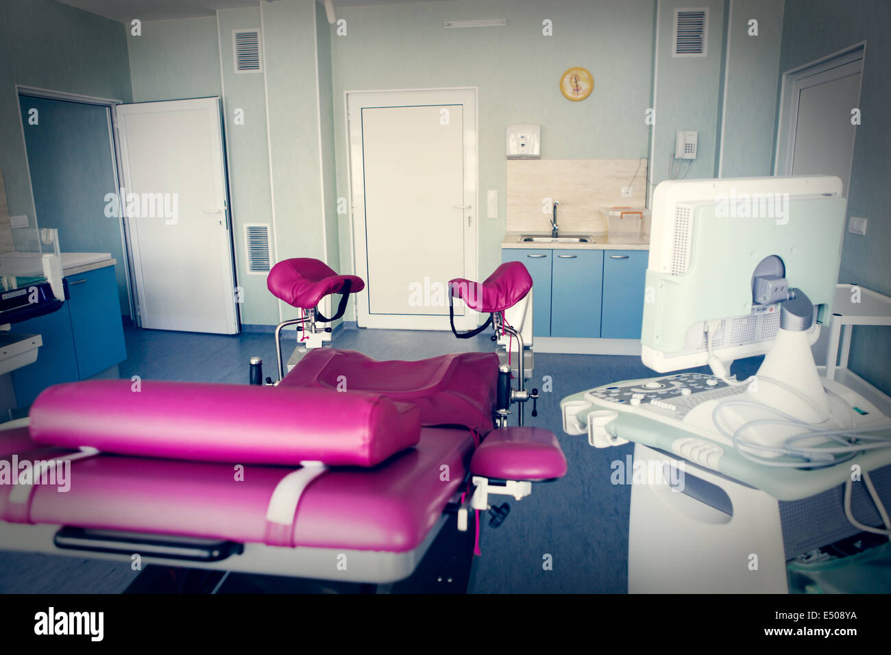 Green walls hospital room hires stock photography and images Alamy