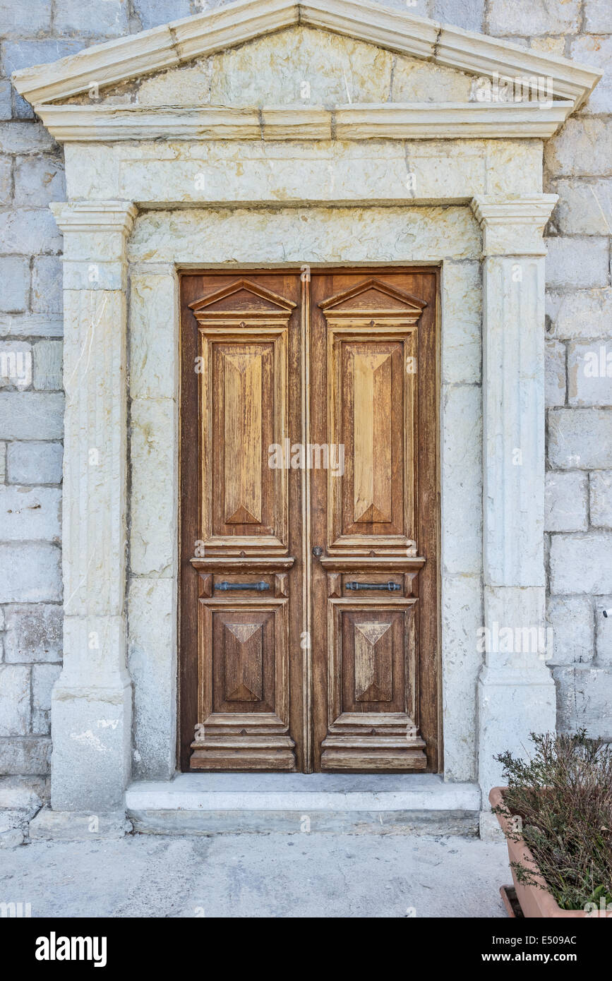 old wooden door Stock Photo - Alamy
