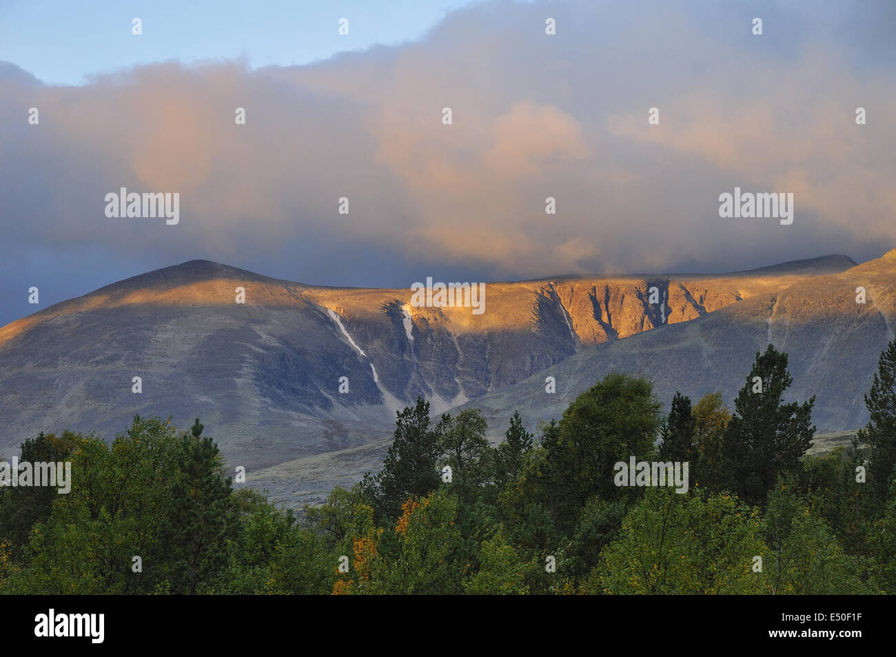 Atna river hi-res stock photography and images - Alamy