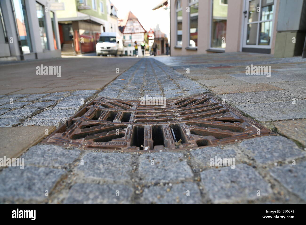 Kanaldeckel Abwasser Hi res Stock Photography And Images Alamy kanaldeckel-abwasser-hi-res-stock-photography-and-images-alamy