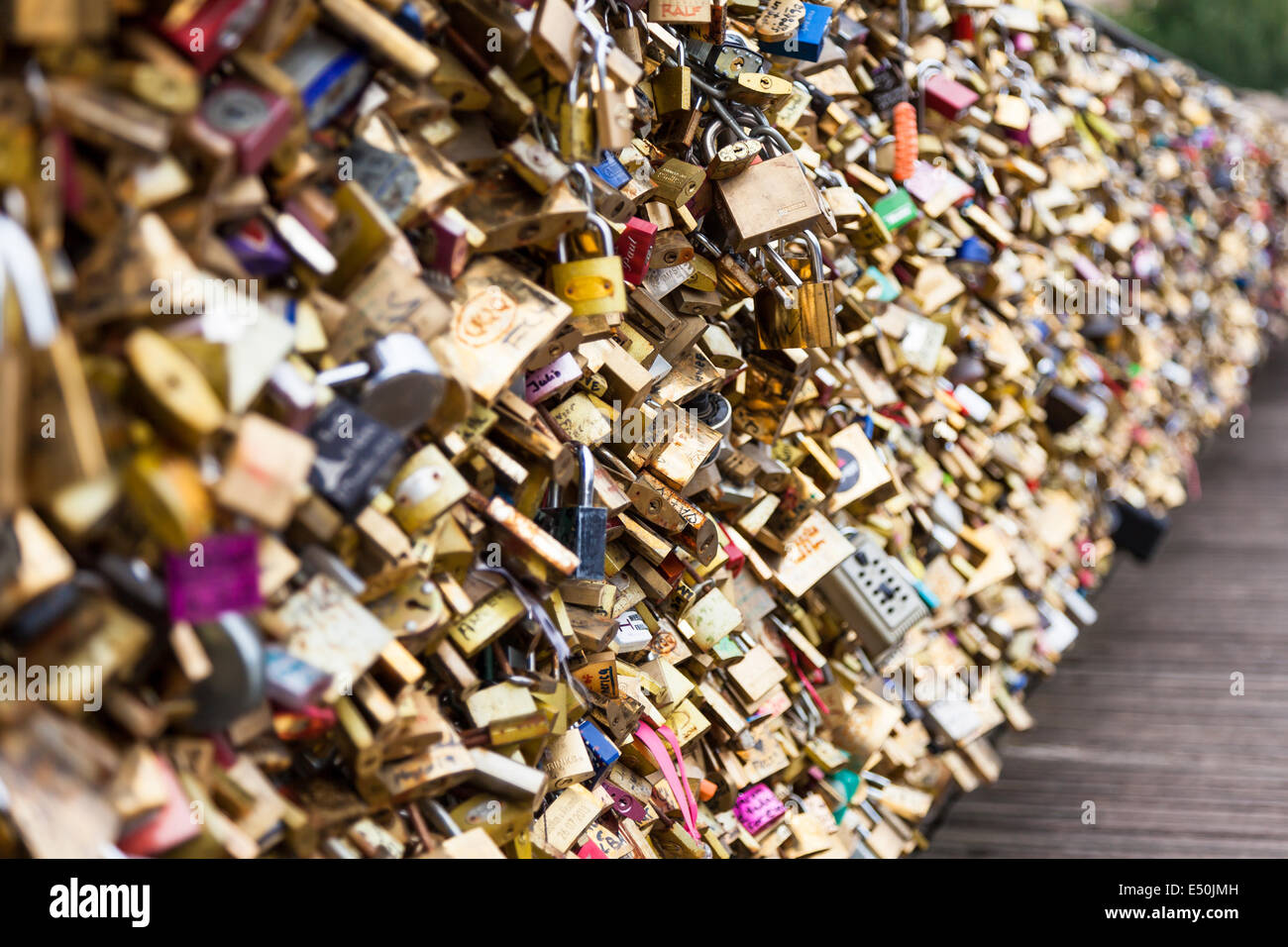 Lock key paris hi-res stock photography and images - Alamy