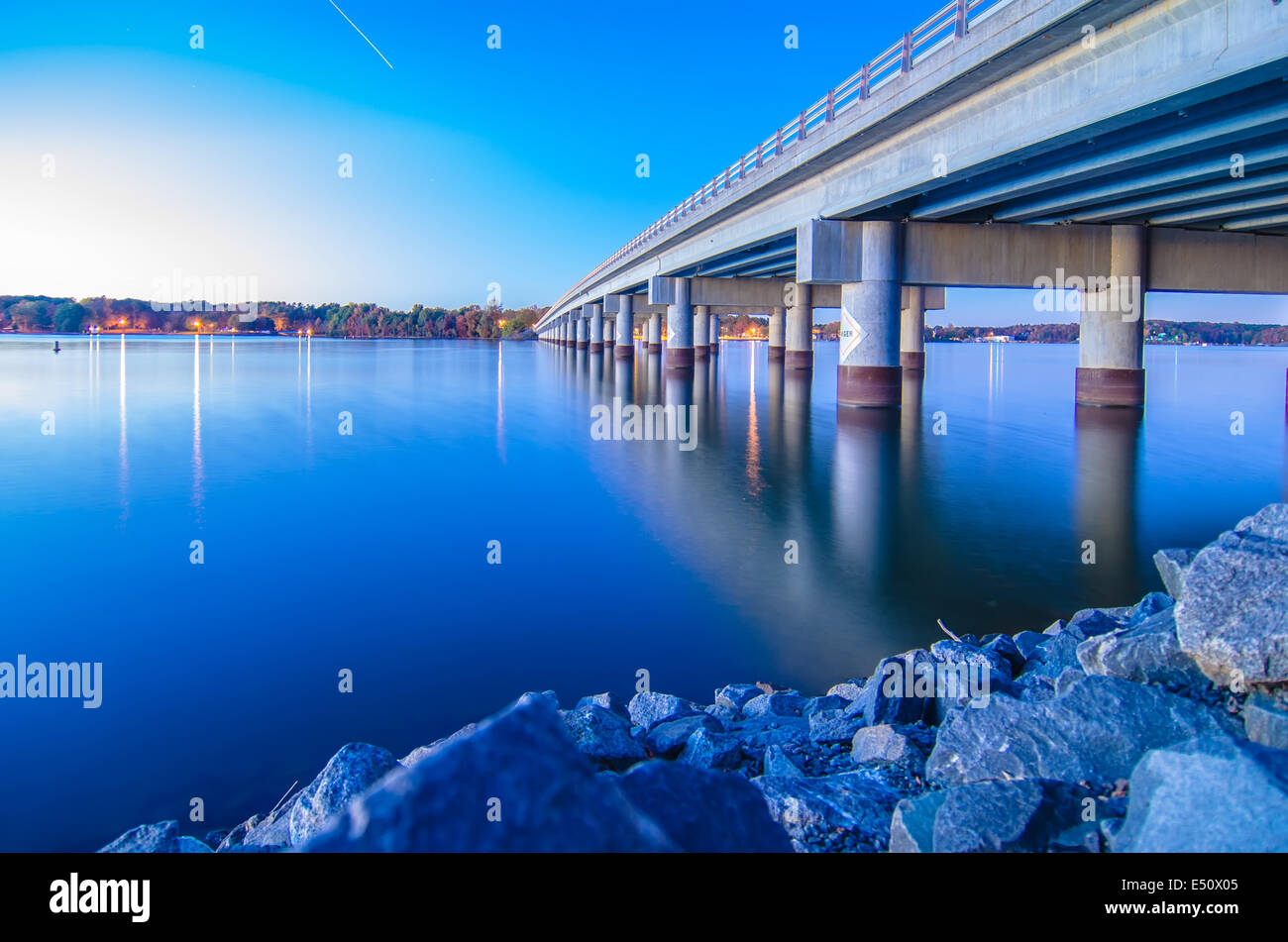 Bridge over lake hi-res stock photography and images - Alamy