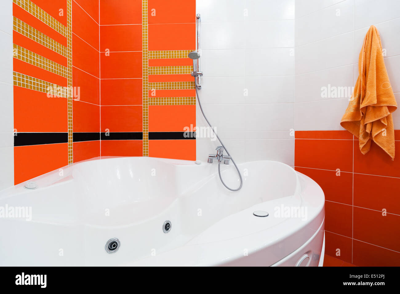 beautiful big bath Stock Photo - Alamy