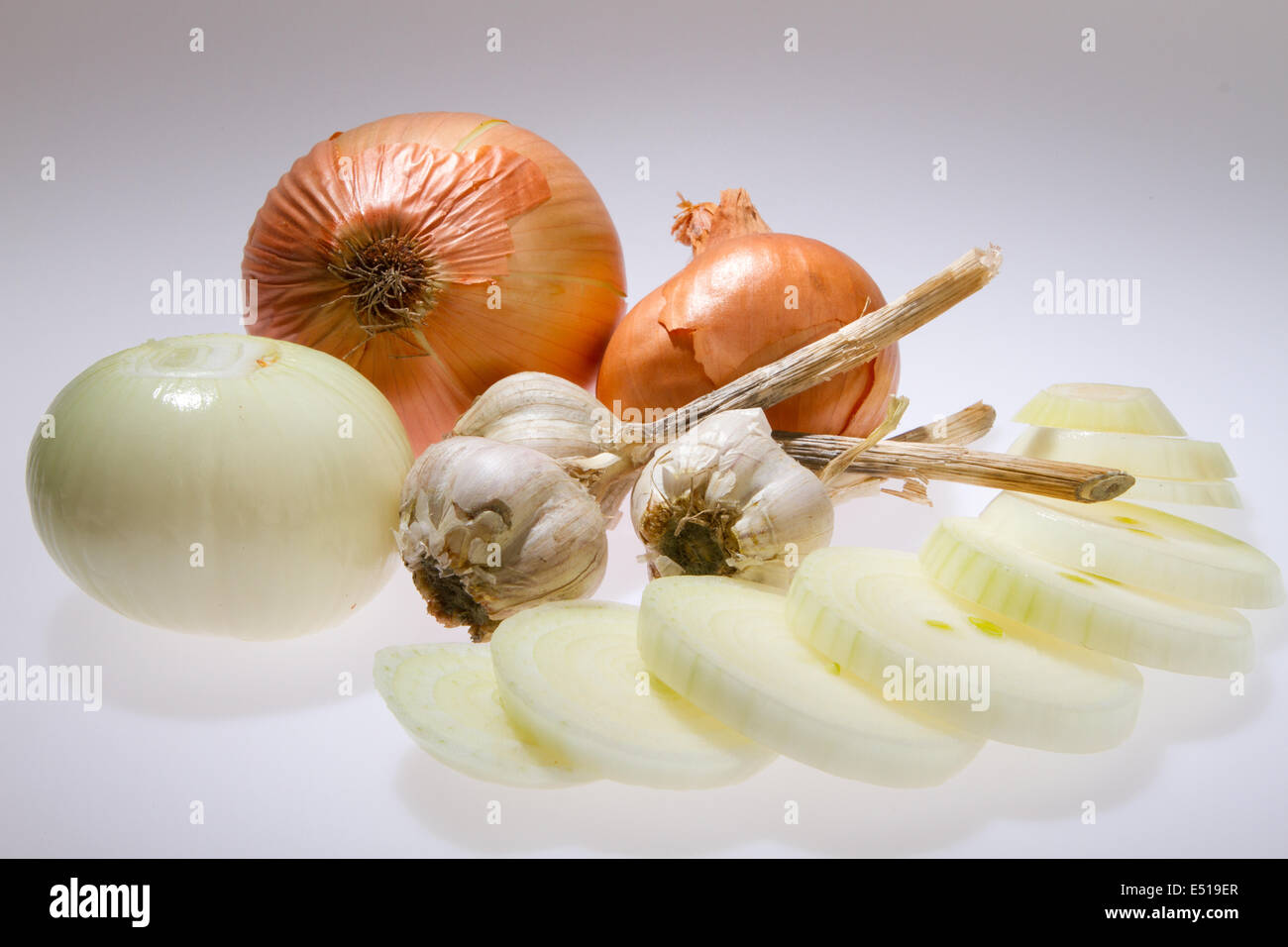Garlic and onion Stock Photo - Alamy