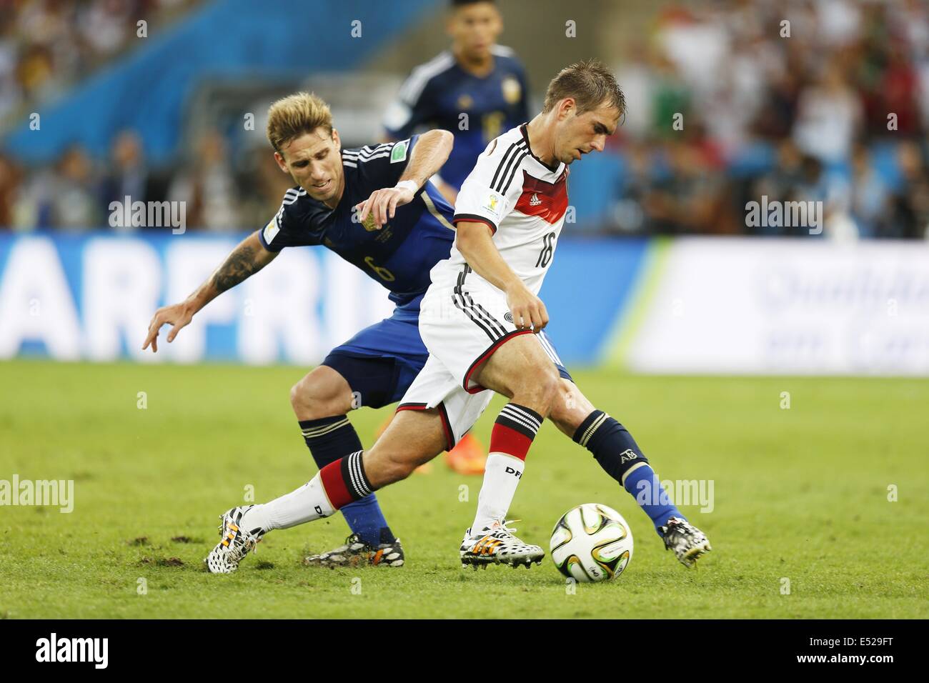 (L-R) Lucas Biglia (ARG), Philipp Lahm (GER), JULY 13, 2014 - Football / Soccer : FIFA World Cup Brazil 2014 Final match  between Germany and Argentina at the Maracana stadium in Rio de Janeiro,  Brazil. (Photo by AFLO) Stock Photo