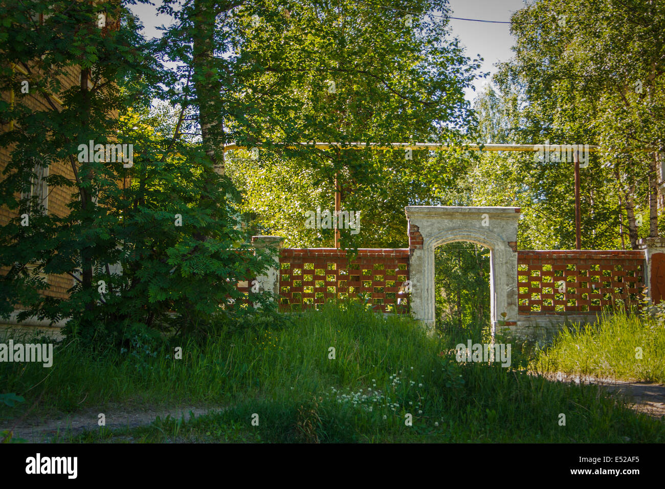 Courtyard nature hi-res stock photography and images - Alamy