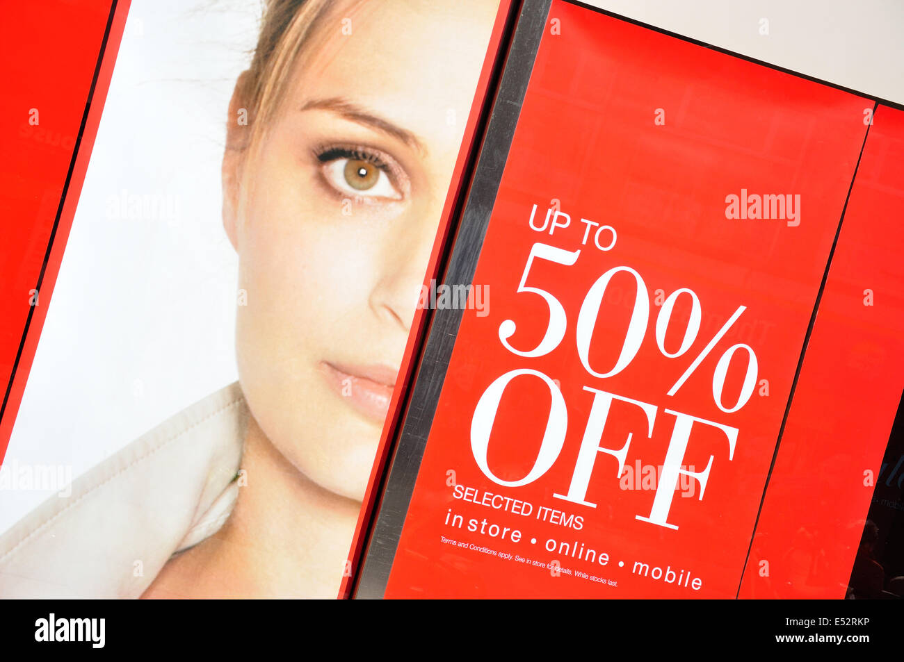 Discount sign in store window, Debenhams Department Store, The Oracle, Reading, Berkshire, England, United Kingdom Stock Photo