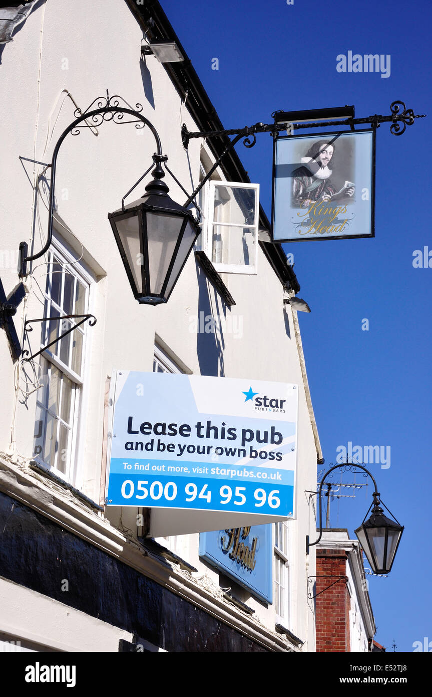 Pub for lease sign on King's Head Pub, Guildford Street, Chertsey, Surrey, England, United Kingdom Stock Photo