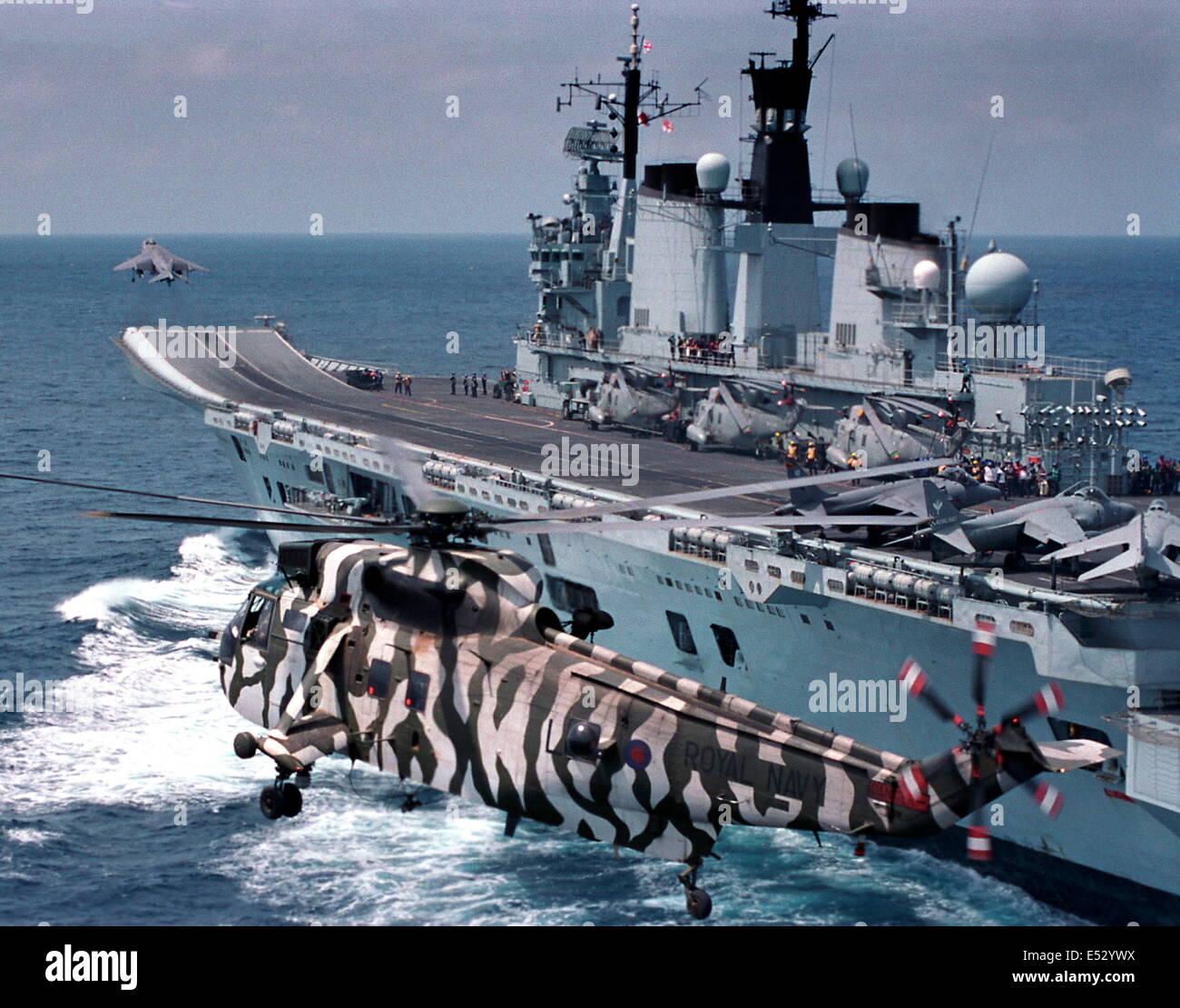 Hms Illustrious Falklands Hi res Stock Photography And Images Alamy hms-illustrious-falklands-hi-res-stock-photography-and-images-alamy