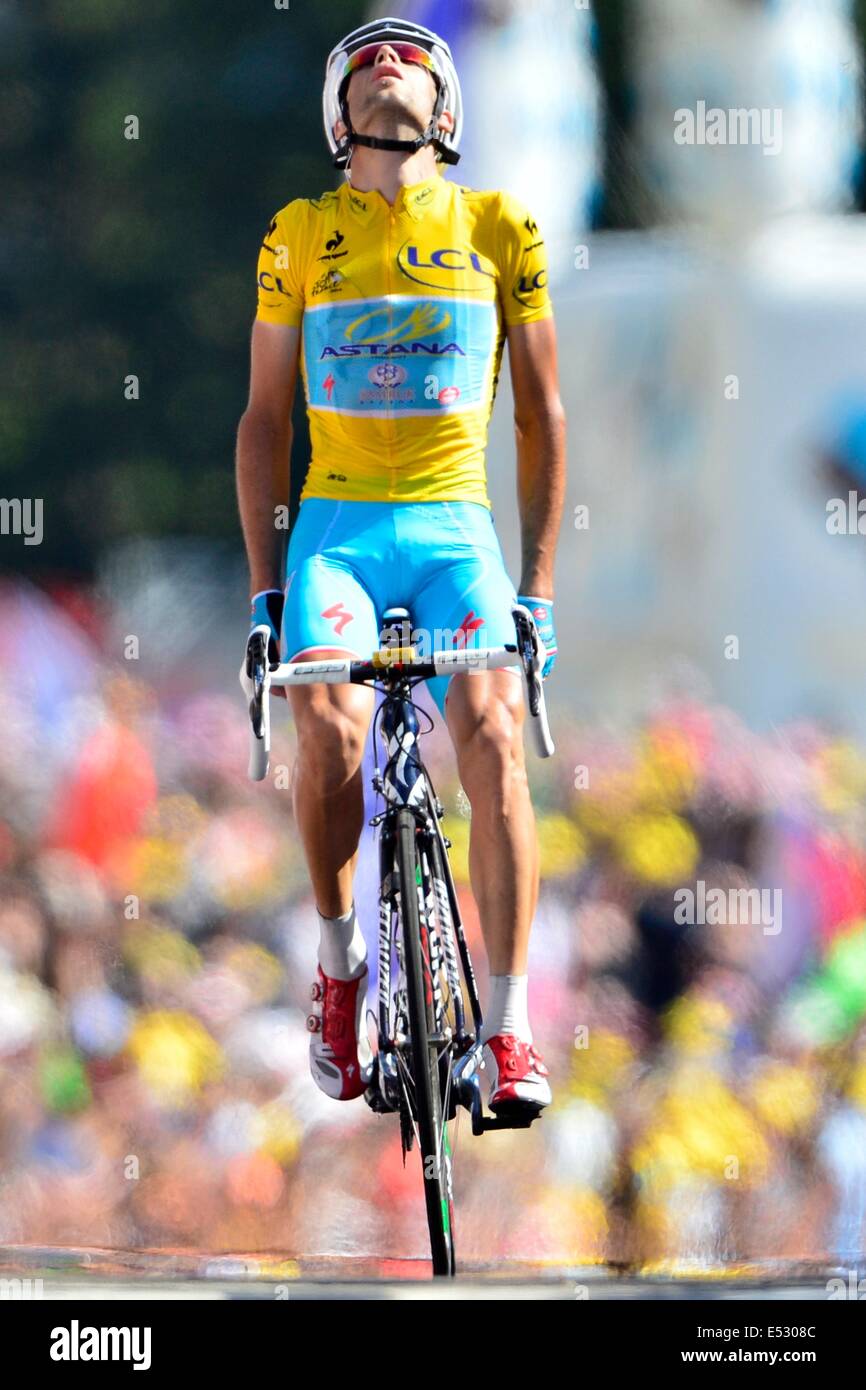 18.07.2014. St Etienne to Chamrousse, France. Tour de France Cycling Tour, stage 13. NIBALI Vincenzo (ITA - Astana Pro team) celebrates the victory during stage 13 Stock Photo