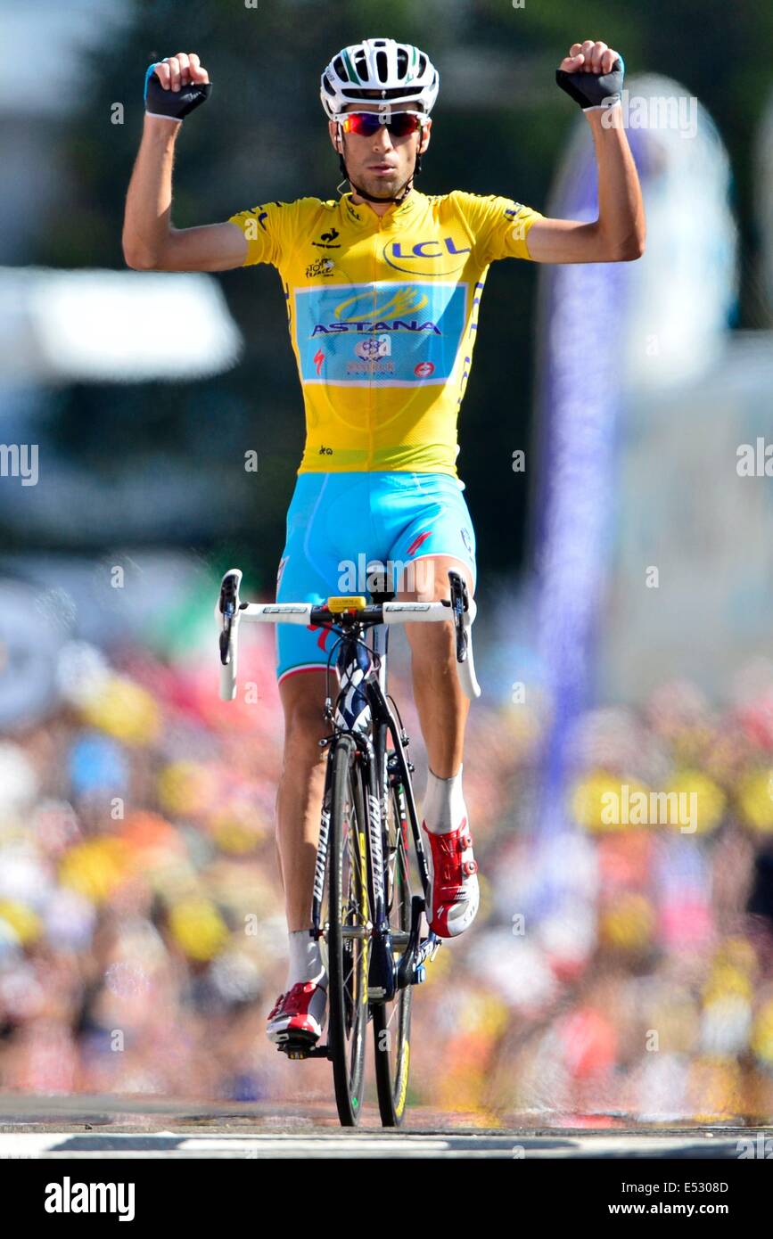 18.07.2014. St Etienne to Chamrousse, France. Tour de France Cycling Tour, stage 13. NIBALI Vincenzo (ITA - Astana Pro team) celebrates the victory during stage 13 Stock Photo