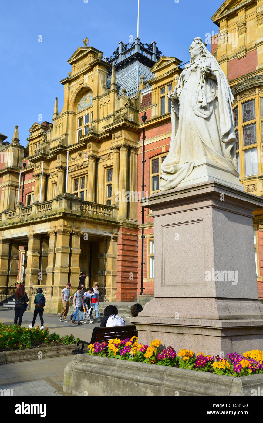 The Town Hall showing Queen Victoria statue, The Parade, Royal