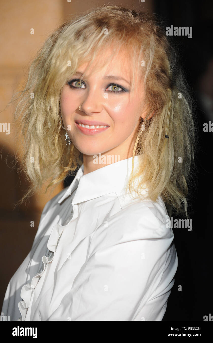 London, UK, UK. 25th Oct, 2009. Juno Temple attends the Screening of 'Cracks' as part of the Times BFI London Film Festival at Vue West End. © Ferdaus Shamim/ZUMA Wire/Alamy Live News Stock Photo