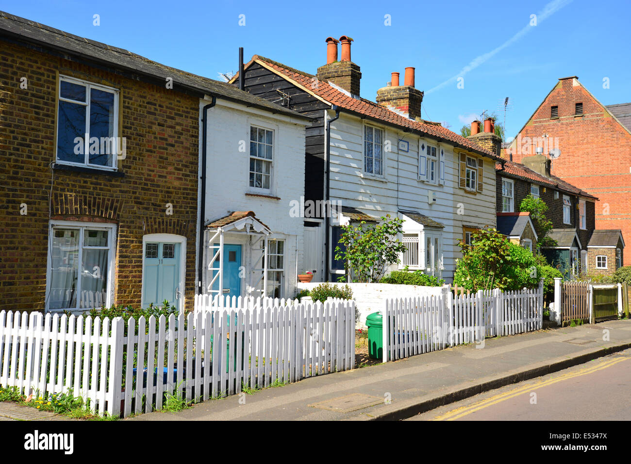 Period cottages on The Green, Twickenham, London Borough of Richmond upon Thames, Greater London, England, United Kingdom Stock Photo