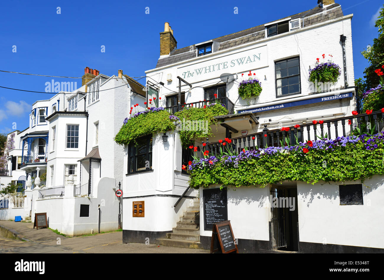 The White Swan Pub, Riverside, Twickenham, London Borough of Richmond upon Thames, Greater London, England, United Kingdom Stock Photo