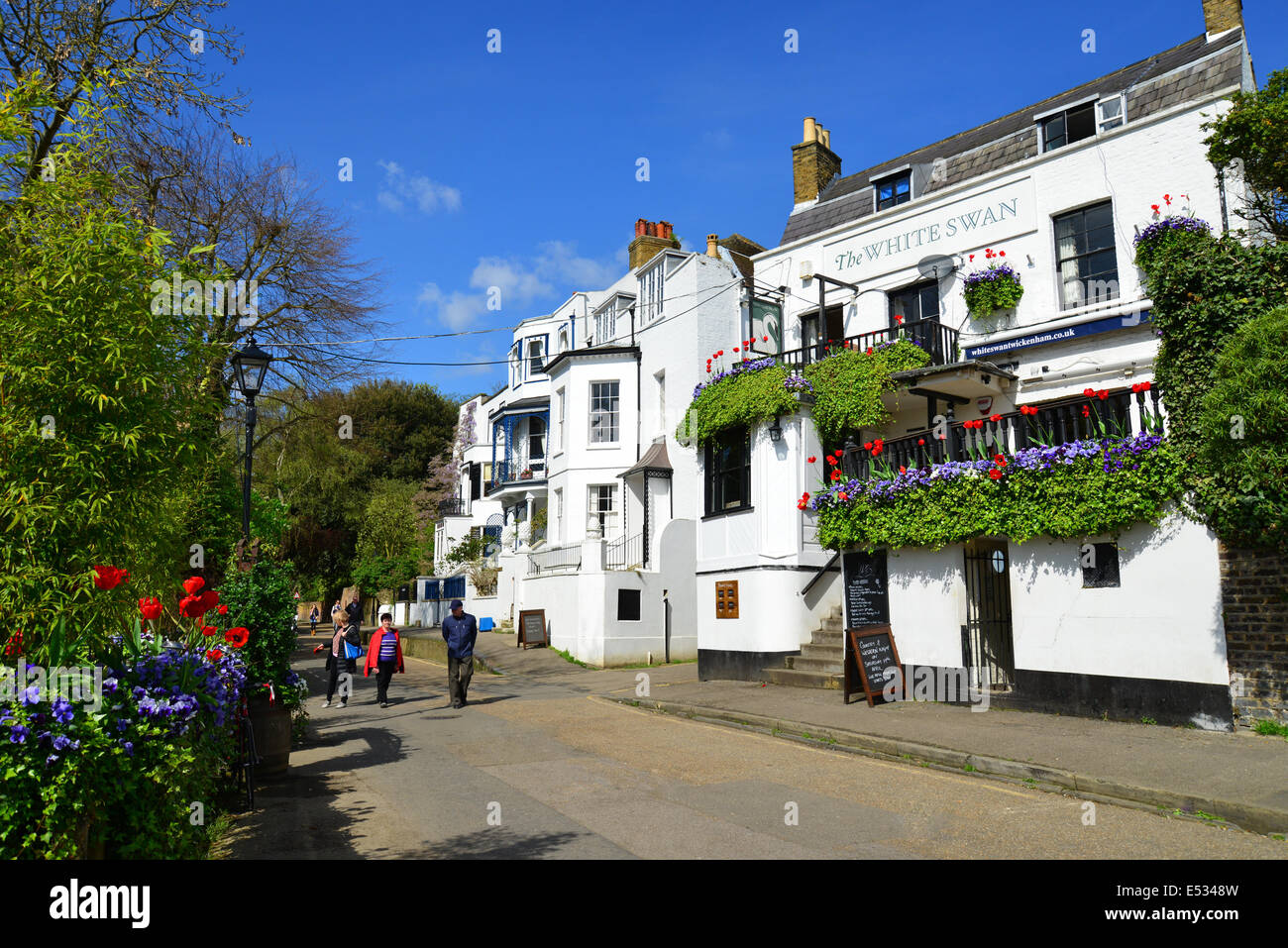The White Swan Pub, Riverside, Twickenham, London Borough of Richmond upon Thames, Greater London, England, United Kingdom Stock Photo