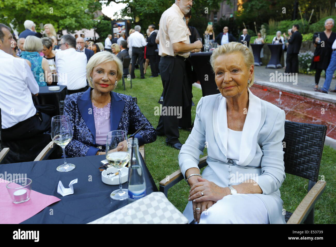 Former news reader Dagmar Berghoff (left) and a guest pose for the cameras at the pre-premier party. Celebrities from politics, sports and film came to Worms, to see the premier of the 13th Nibelungen-Festspiele. The last festival under director Dieter Wedel saw the performance of 'Hebbels Nibelungen - born this way' at the foot of the Cathedral of Worms. © Michael Debets/Pacific Press/Alamy Live News Stock Photo
