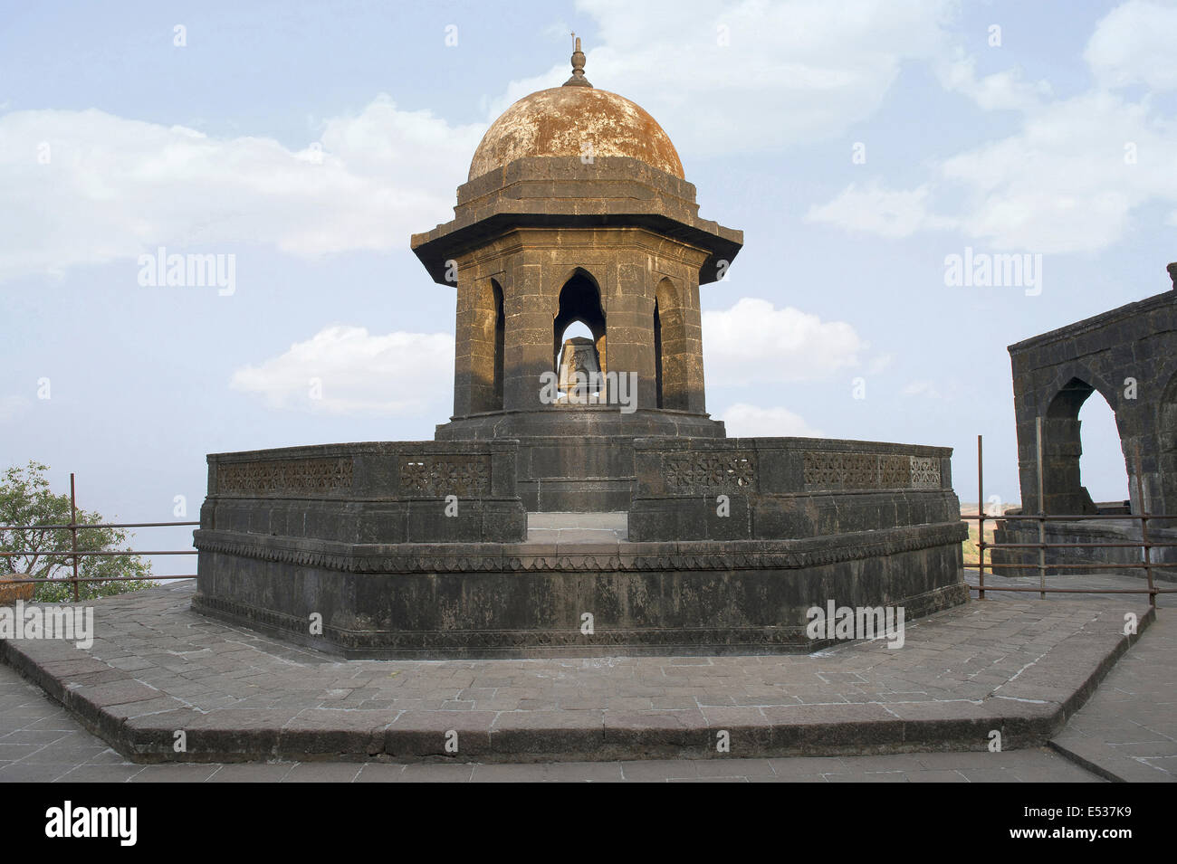 Chatrapati Shivaji Maharaj Samadhi or memorial , Raigad Fort ...