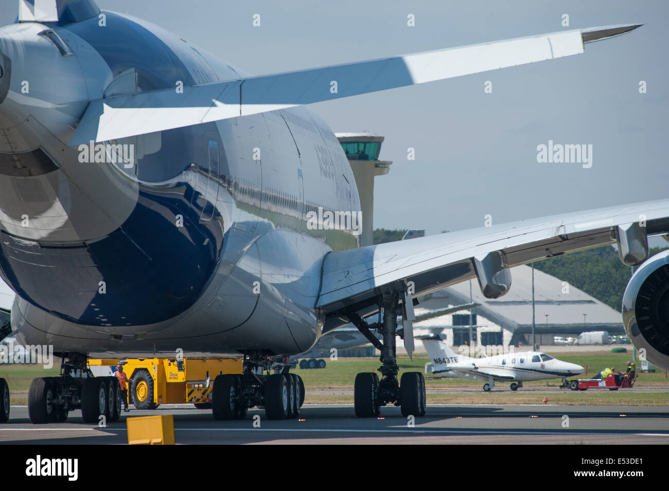 Rear view a380 jet aircraft hi-res stock photography and images - Alamy