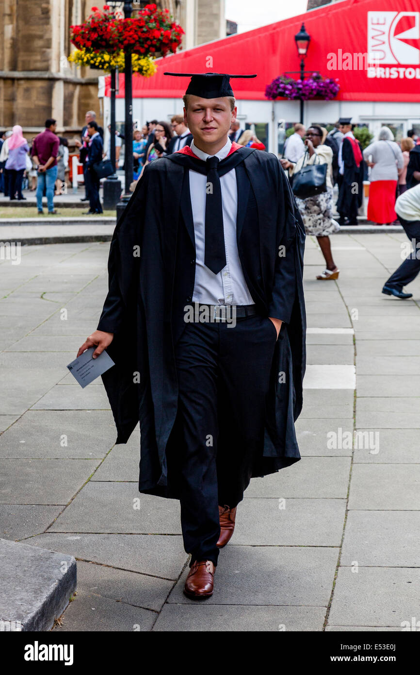 A Graduating Student From The University of Western England (UWE) At His Degree Ceremony At Bristol Cathedral, England Stock Photo