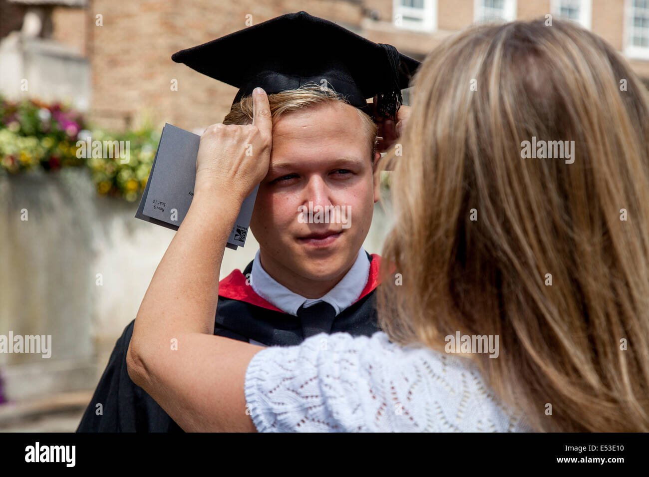 A Proud Mother and Her Graduate Son At The University of Western England (UWE) Degree Ceremony, Bristol, England Stock Photo